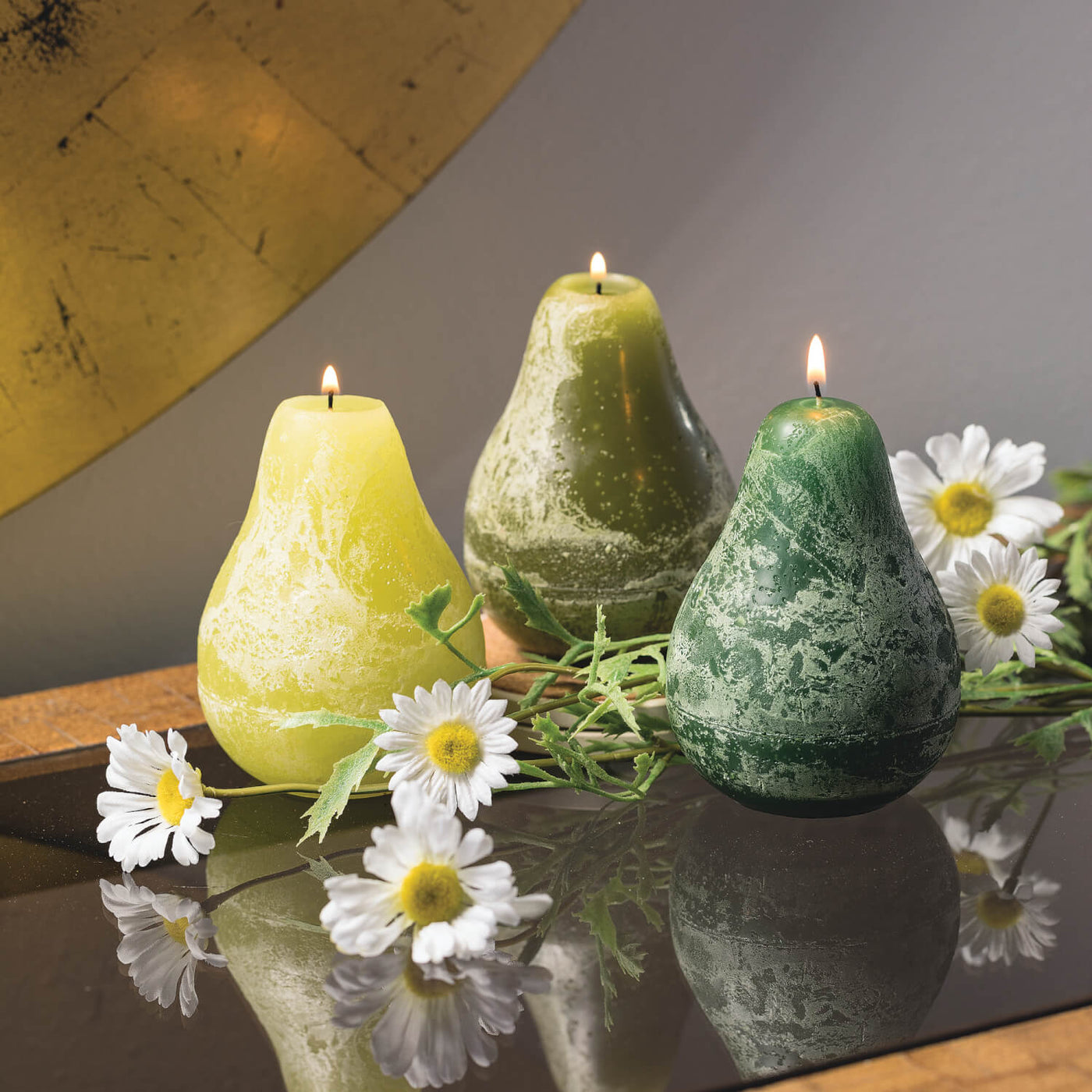 Holly Green Timber Pear Candle
